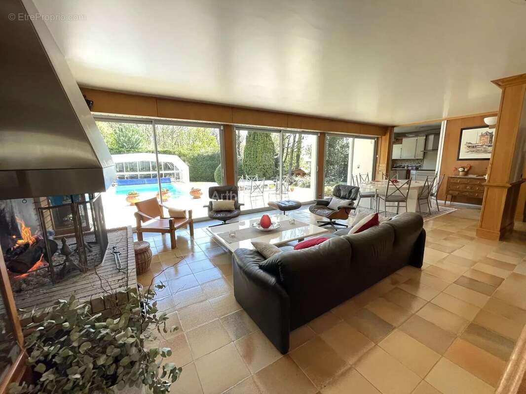 Maison à ETIOLLES