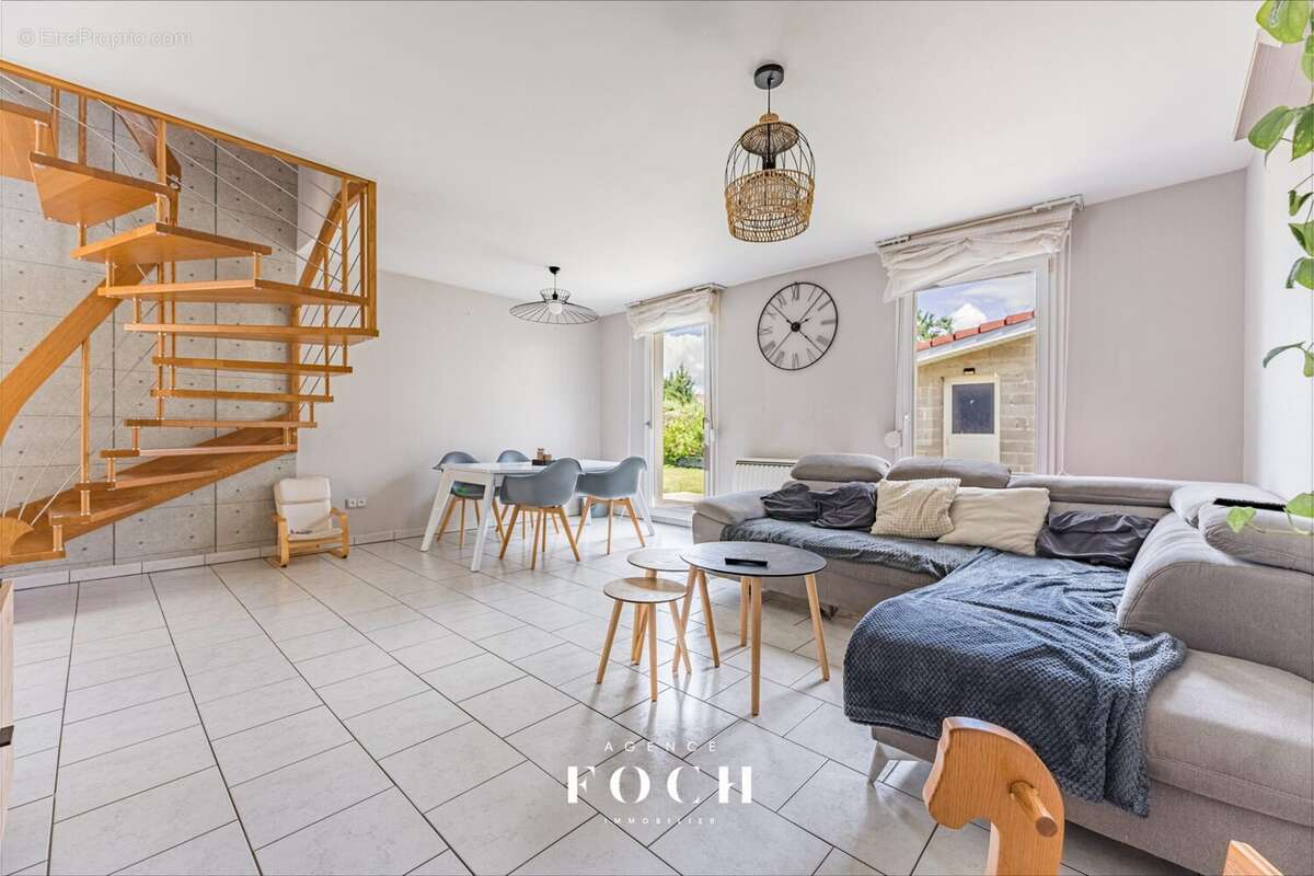 Maison à ROSIERES-AUX-SALINES