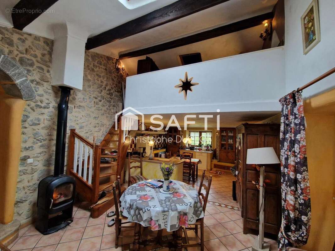 Maison 190 m² à Chateauneuf-Miravail  - photo 3