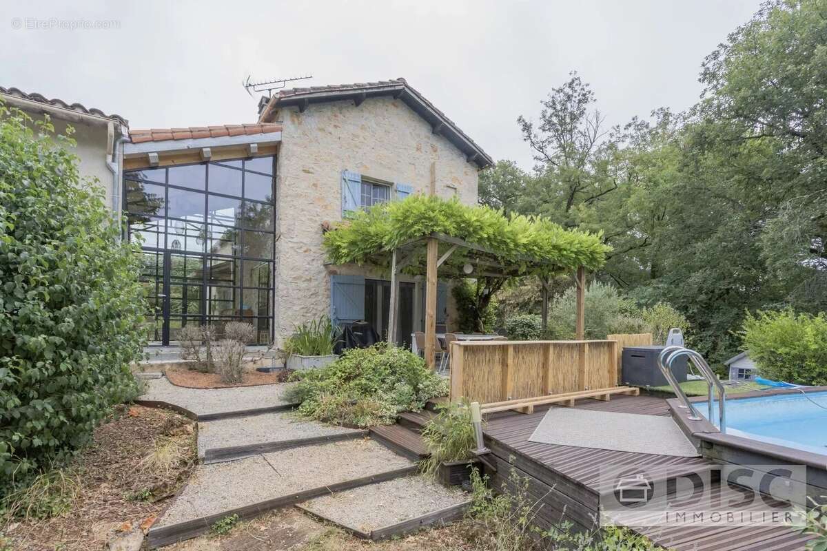 Spacieuse maison en pierre sur les hauteurs de Saint-Antonin-Noble-Val - photo 2
