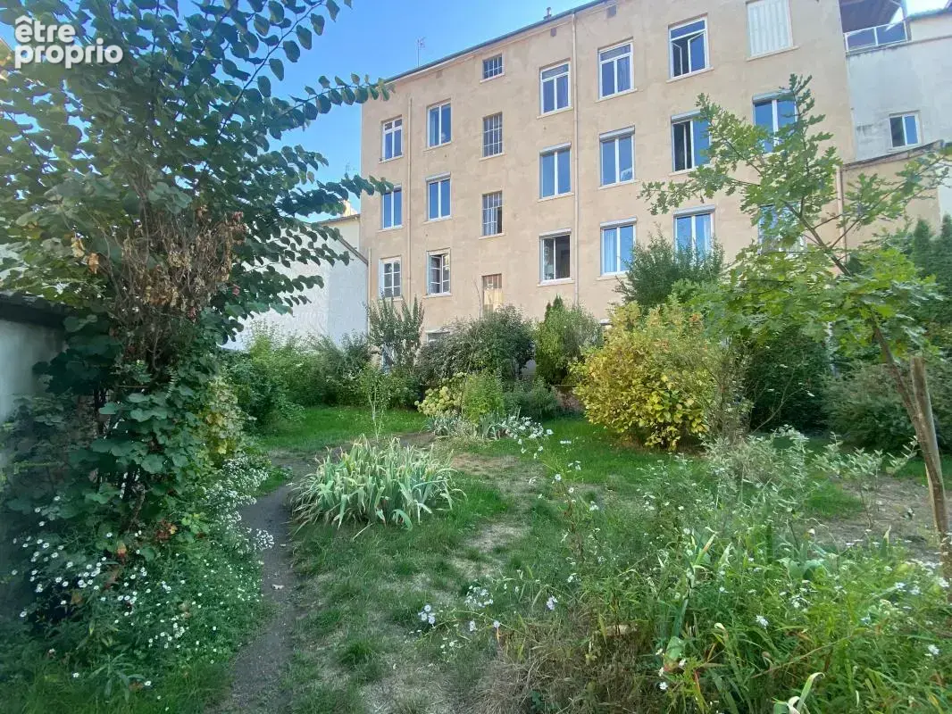 Appartement type Canut de 93m2 en étage élevé au centre de Saint Just - photo 1