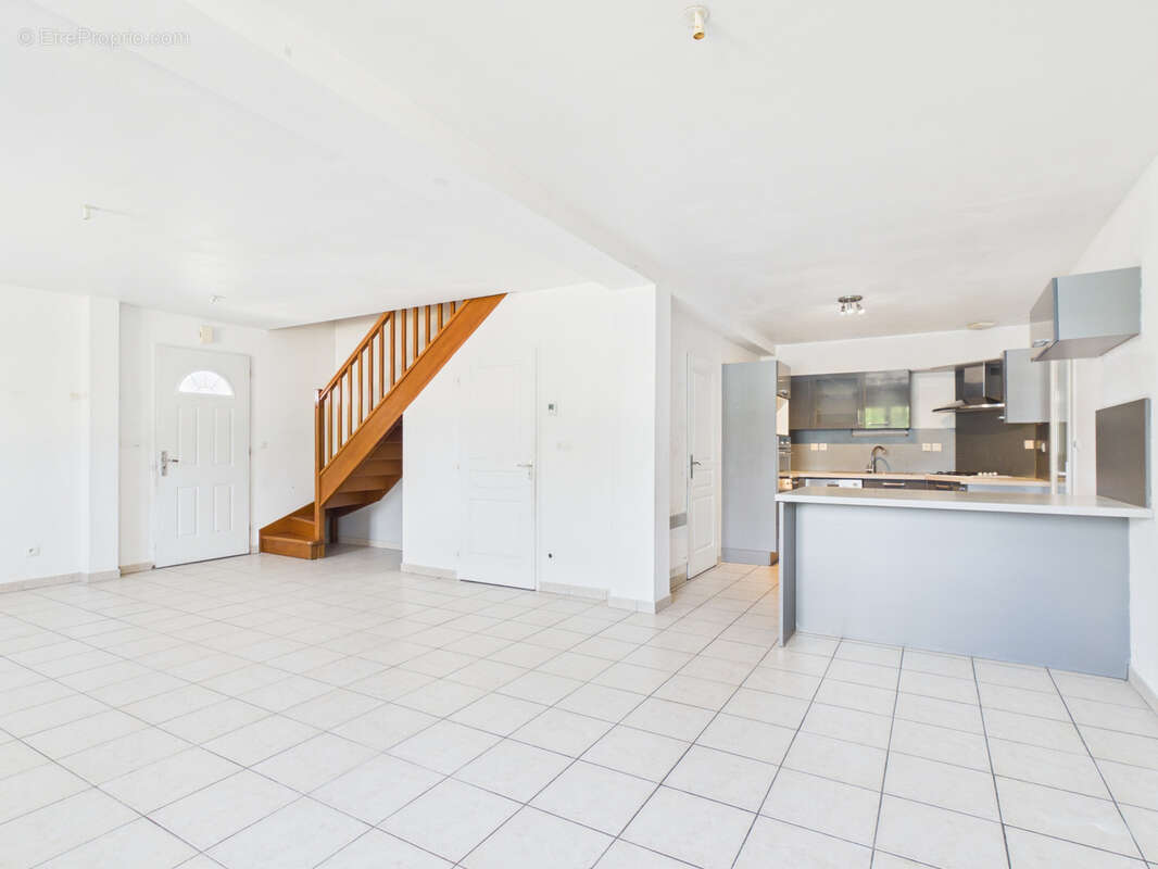 Maison mitoyenne - secteur calme - Pontcharra - 117 m2 - photo 2