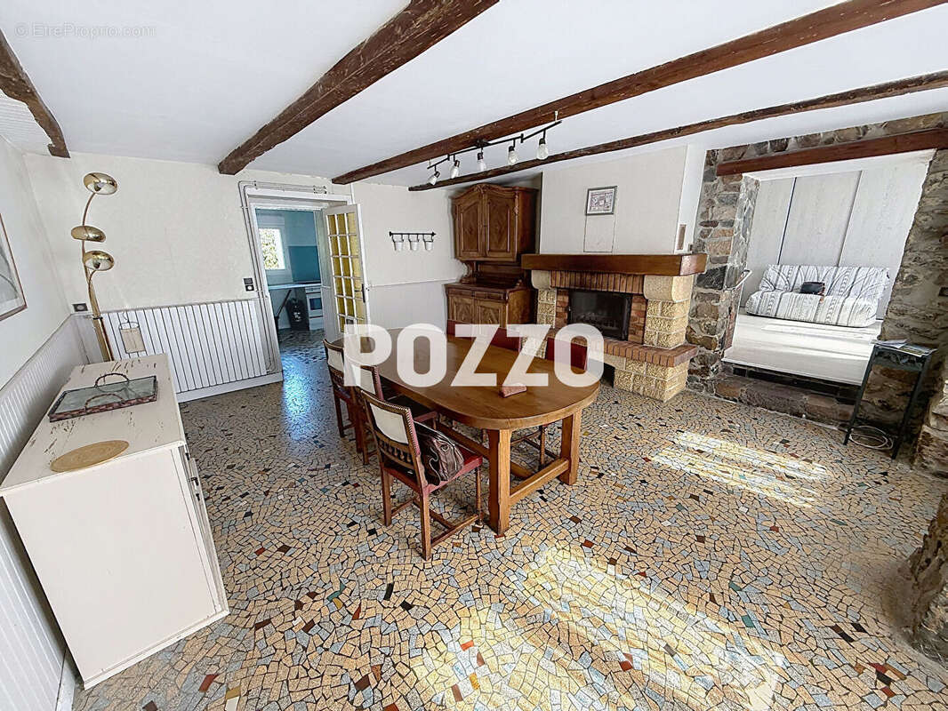 Maison à DONVILLE-LES-BAINS