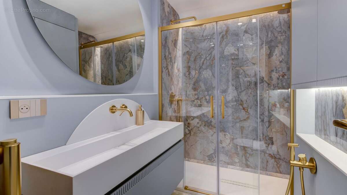 Appartement à ROQUEBRUNE-CAP-MARTIN