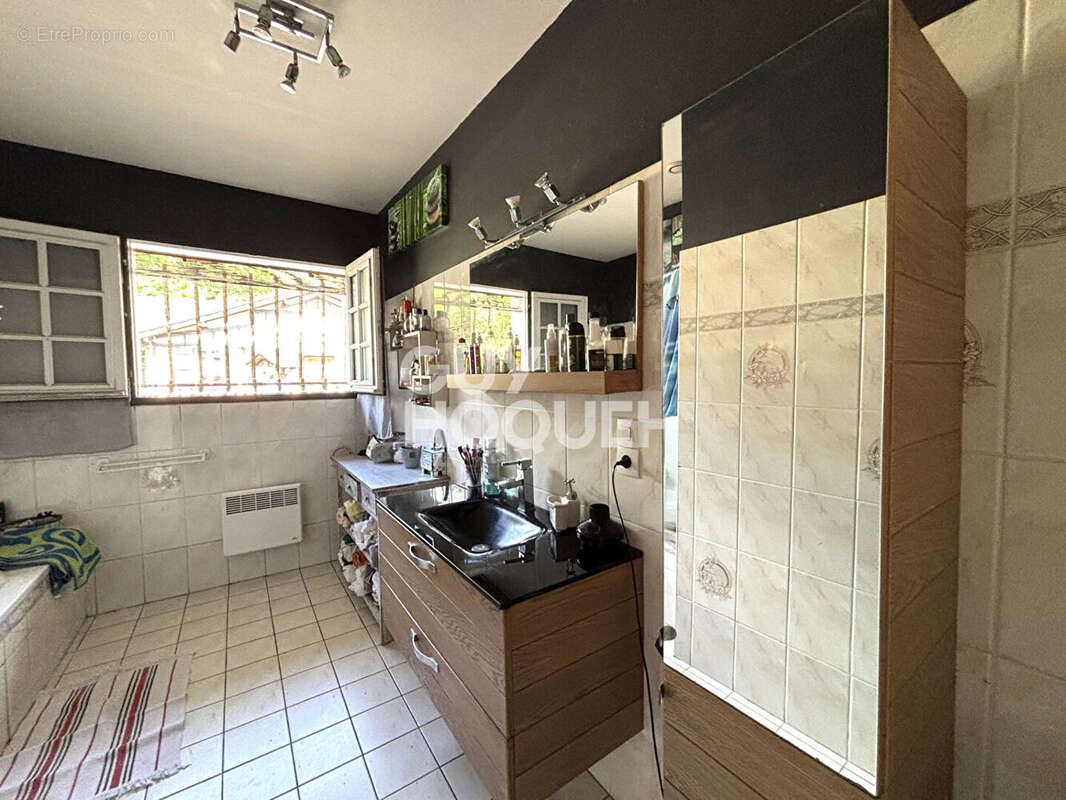 Appartement à SAINT-JULIEN-EN-BORN