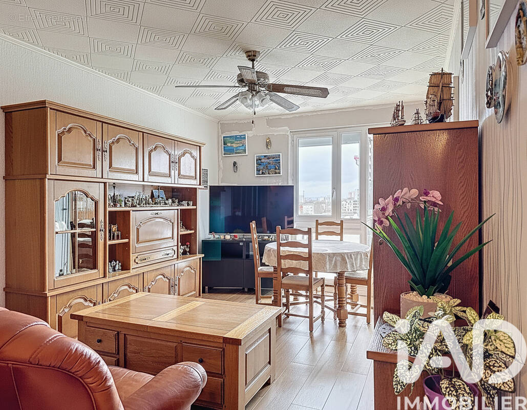 Photo 1 - Appartement à VILLENEUVE-LA-GARENNE