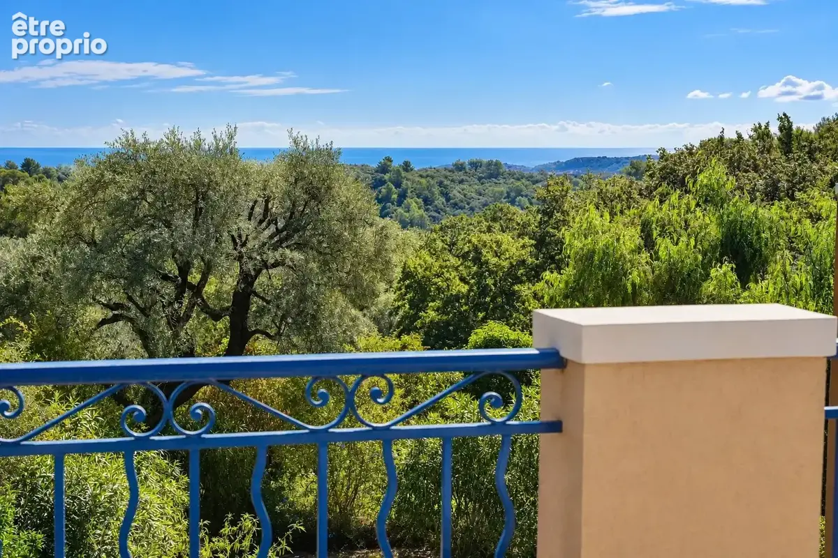 Exclusivité - Roquefort les Pins : Superbe appartement  3 pièces. Grande terrasse, vue mer, piscine, 2 parkings - photo 2