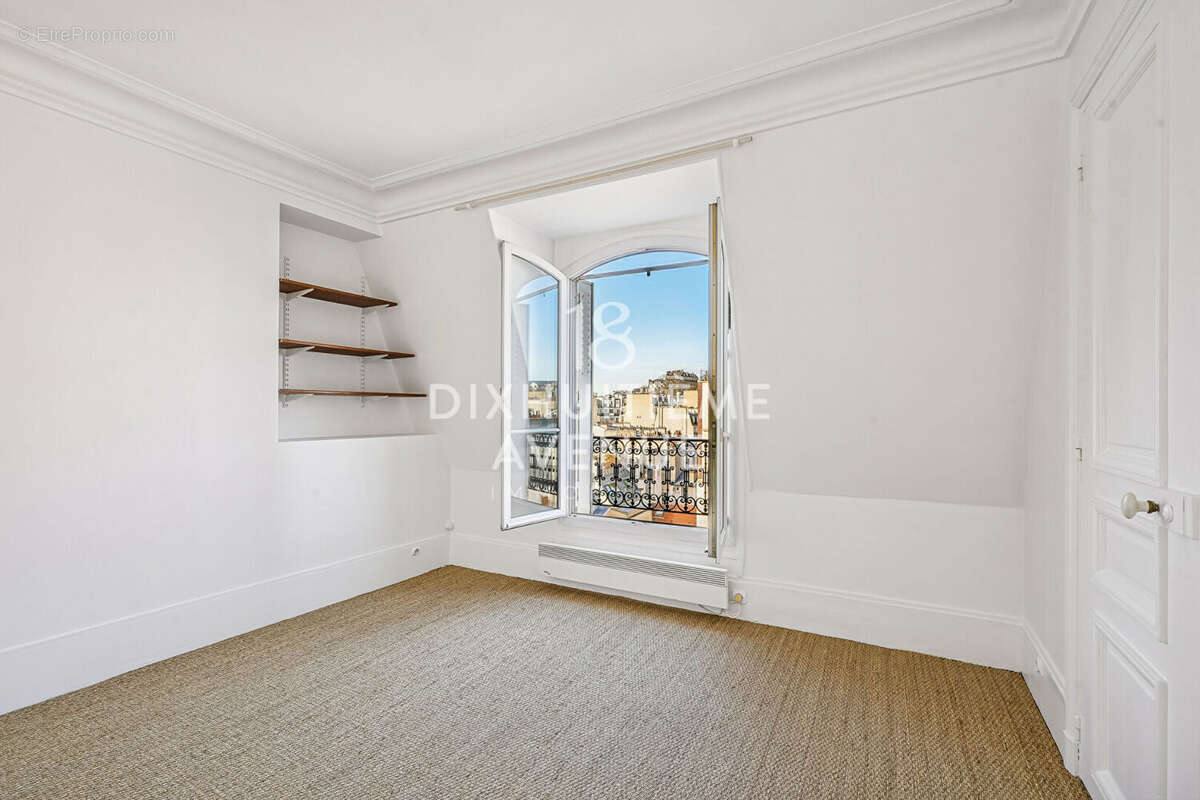 Appartement à PARIS-18E