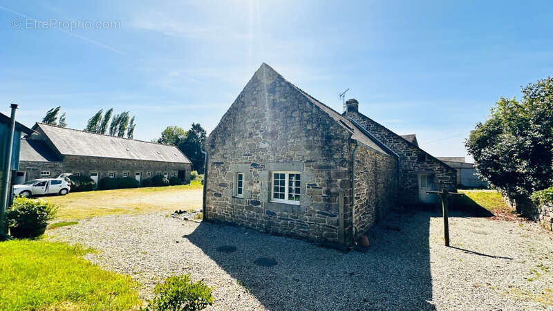 Maison à CAST