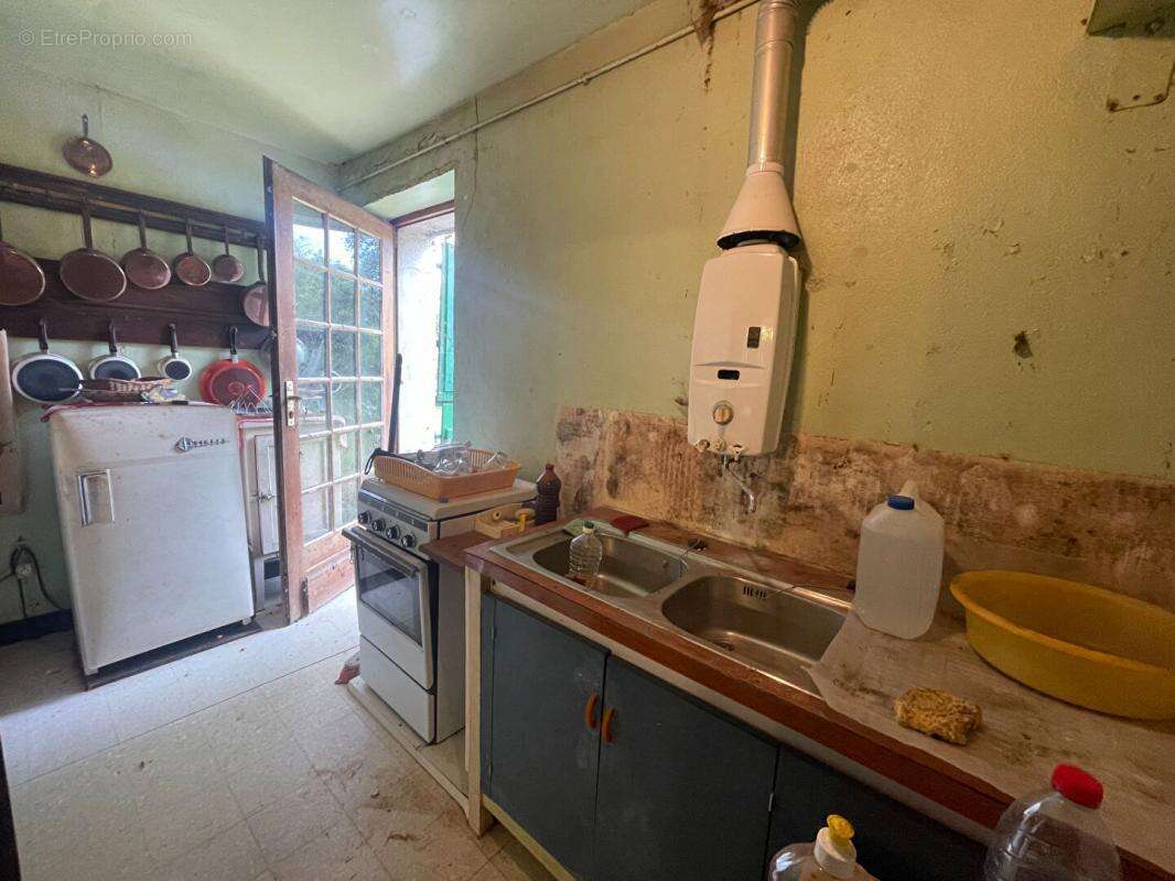 Maison à LA CHAPELLE-SUR-AVEYRON