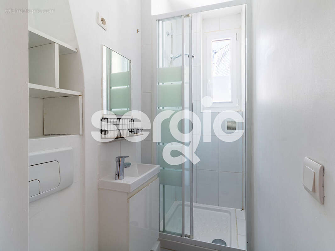 Appartement à PARIS-10E