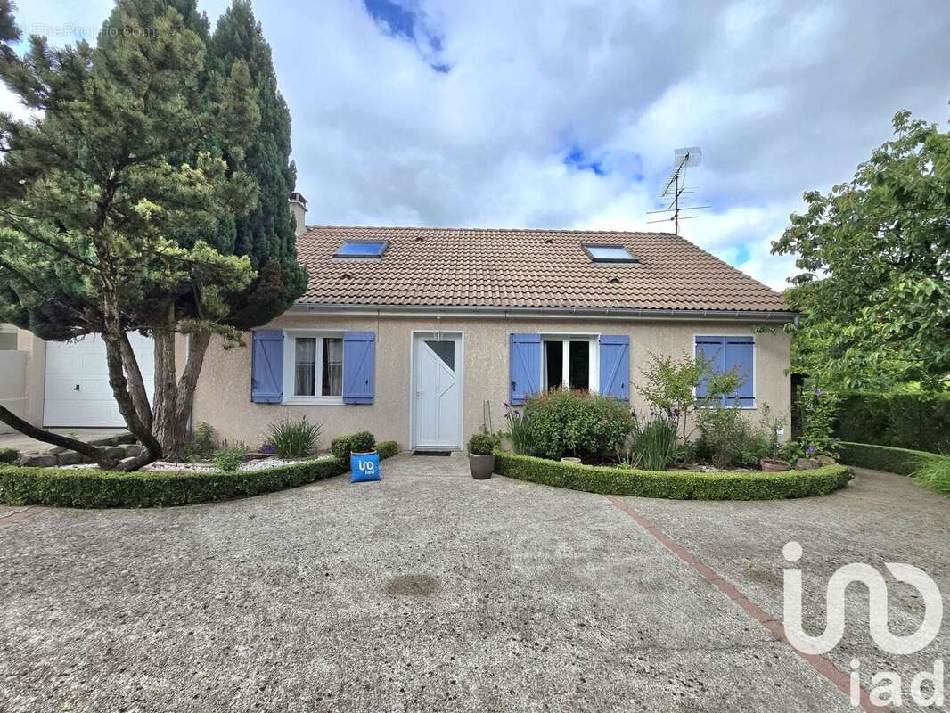 Photo 2 - Maison à CHAUCONIN-NEUFMONTIERS