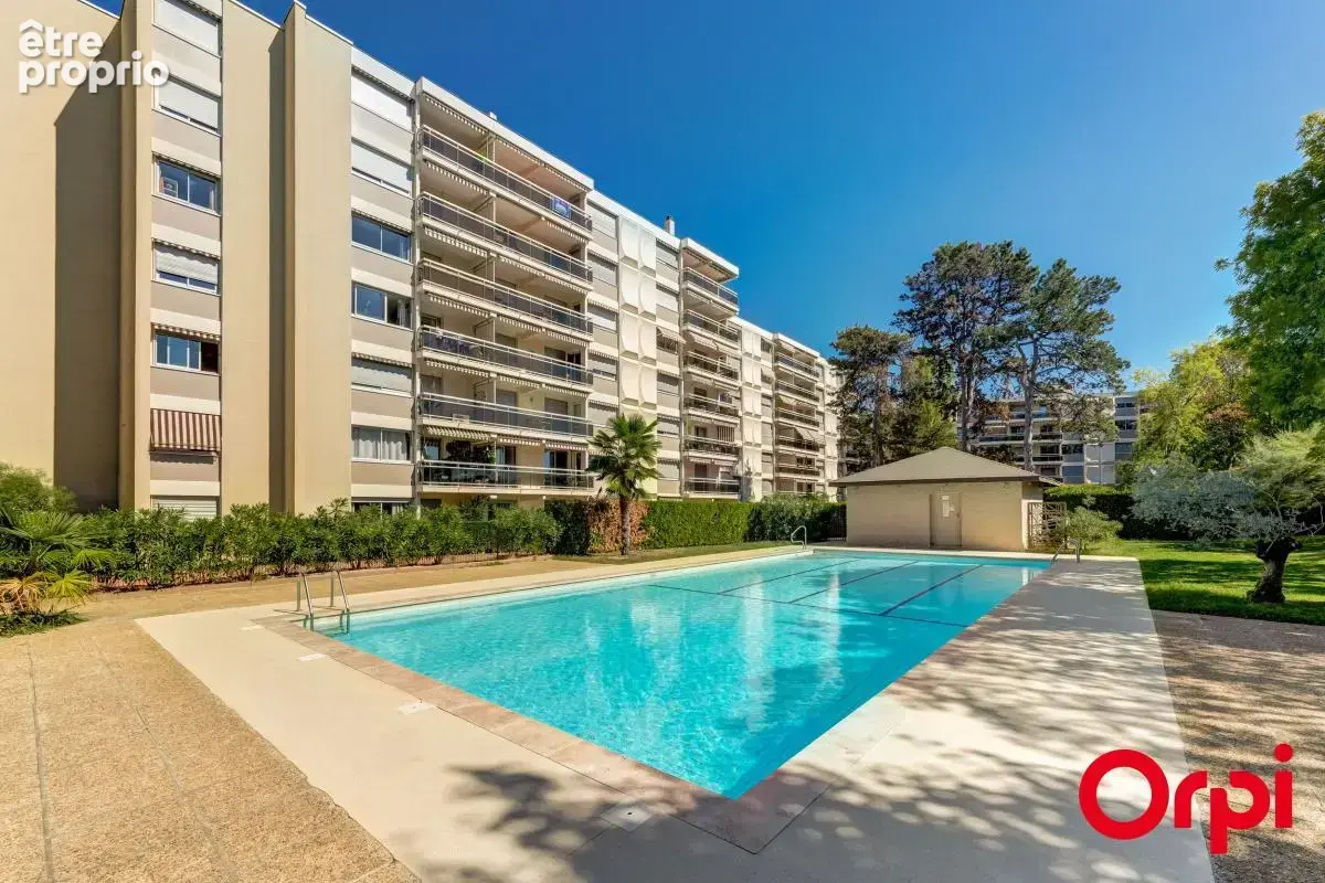 CALUIRE BOURG - T5 de 106,90 m² traversant dans résidence de standing - photo 14