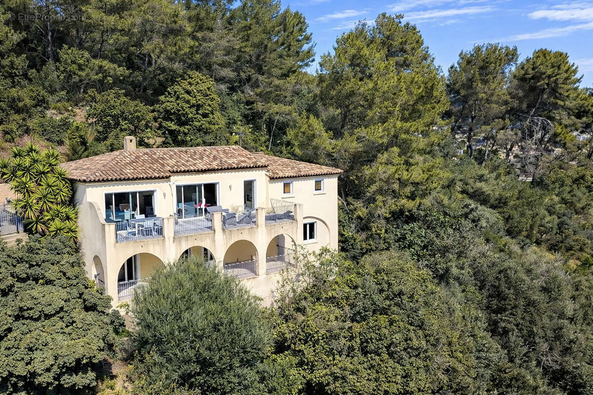 Maison à SOLLIES-VILLE