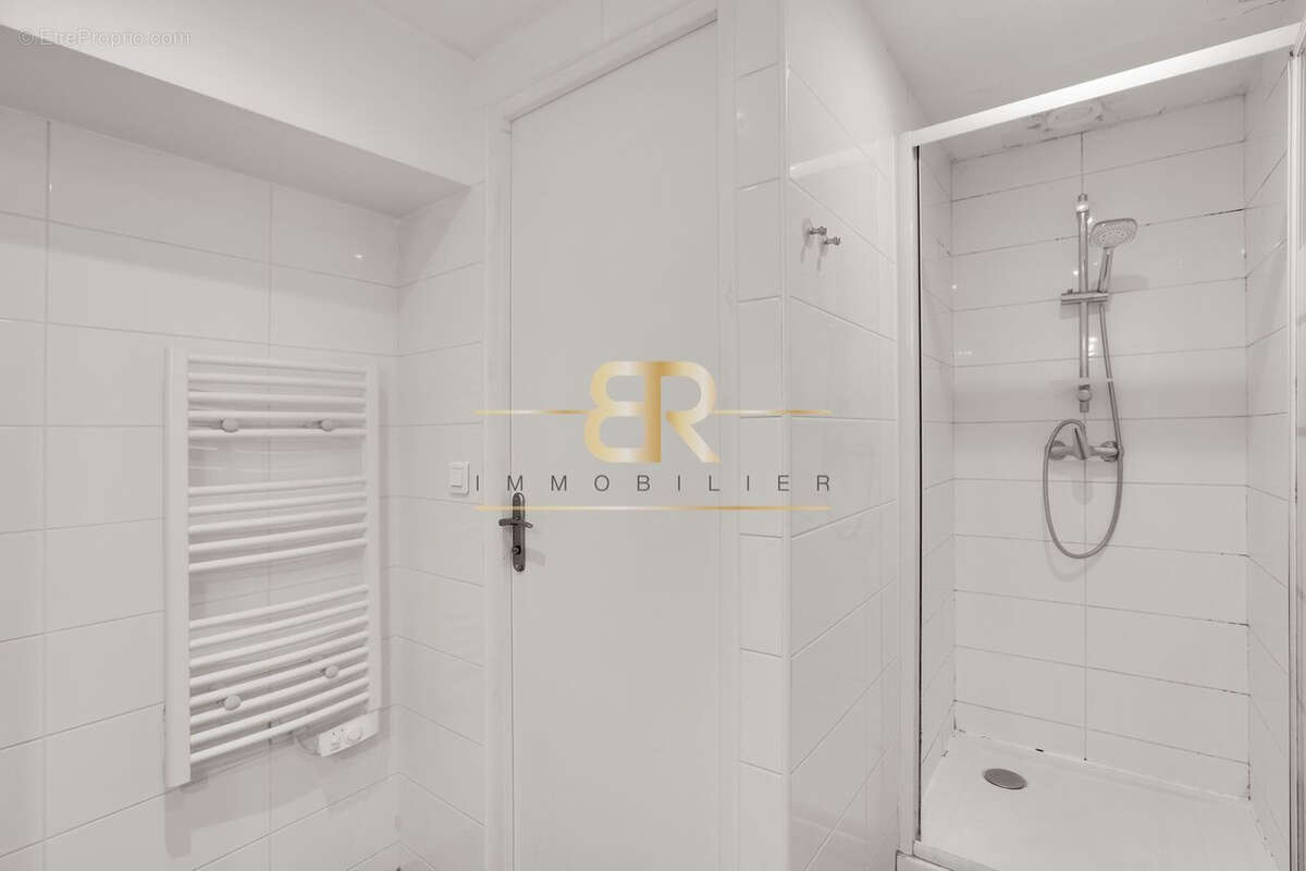 Appartement à PARIS-3E