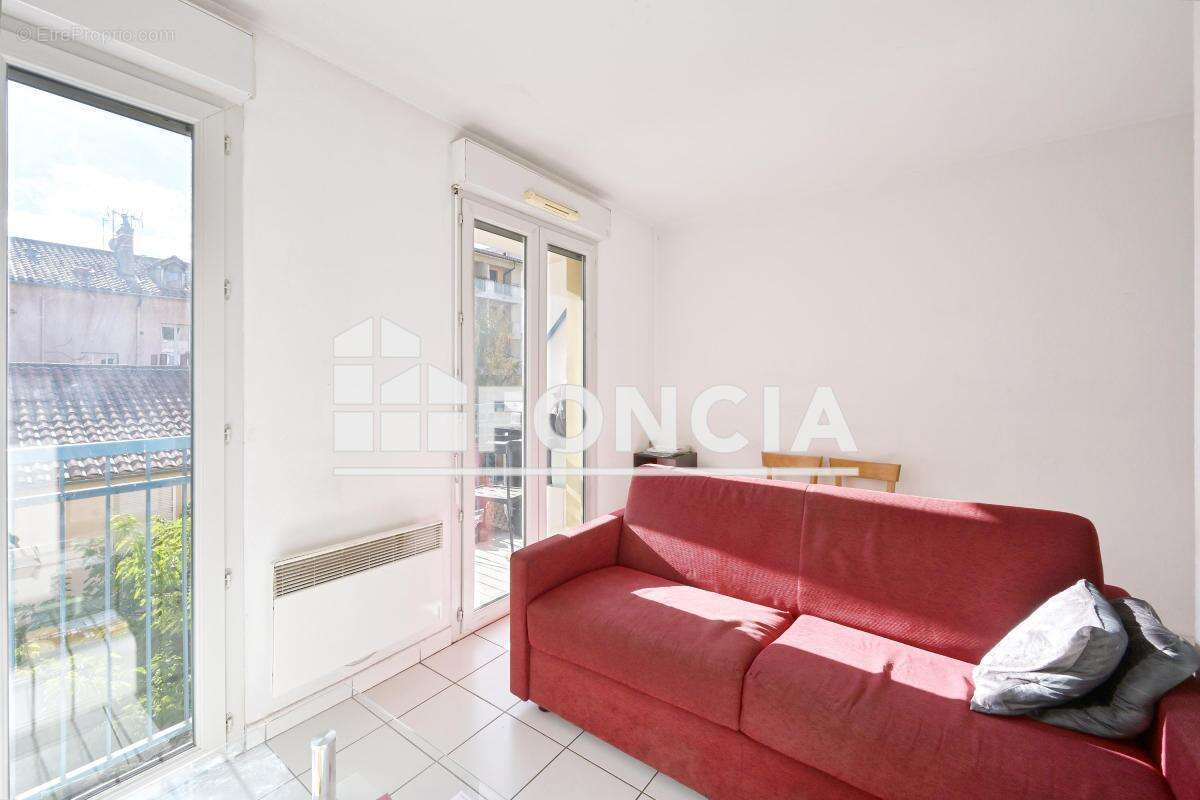 Vente - Appartement en résidence services - 2 pièces - 32 m² - - photo 4