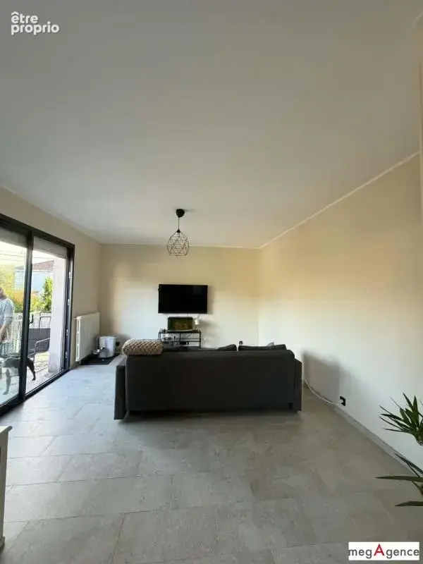Maison indivuduelle totalement rénovée 3 chambres - Sous sol total - Jardin plat et clos 711 m² - Epône 78680 - photo 3