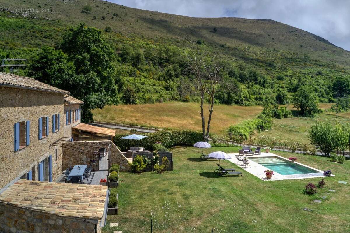 Maison à TOURRETTES-SUR-LOUP