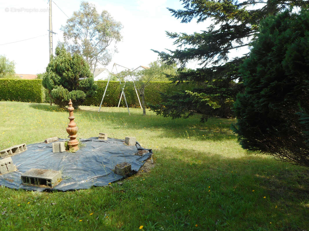 Terrain à SAINT-MICHEL-CHEF-CHEF