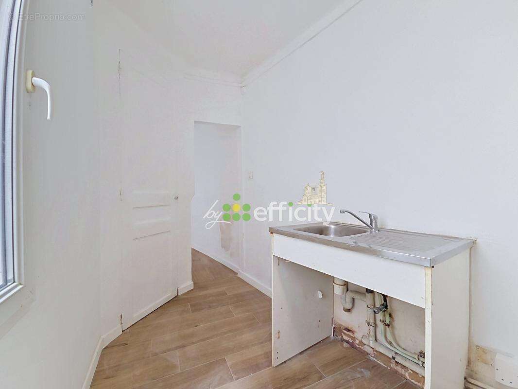 Appartement à MARSEILLE-3E