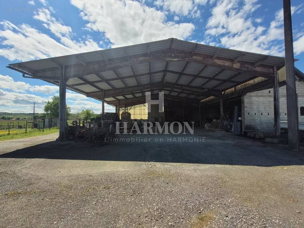 Commerce à MAZEROLLES