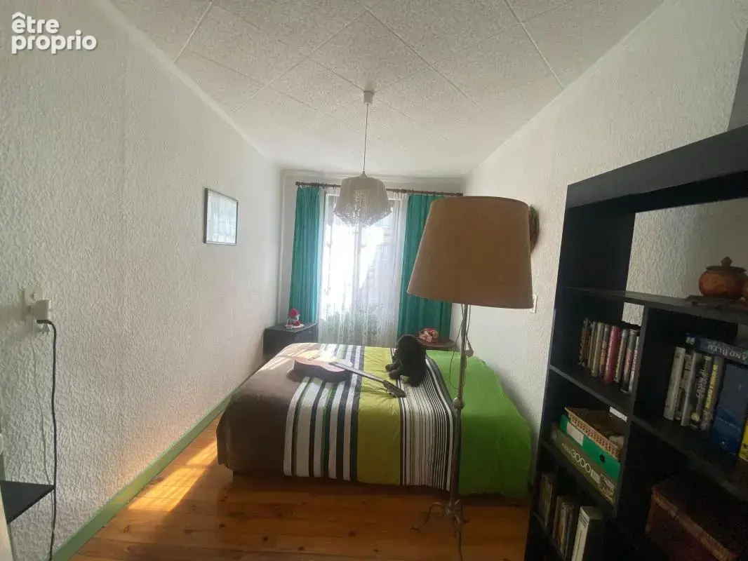 Maison avec cour et dépendance - photo 4