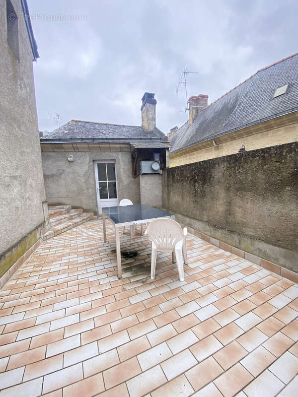 Appartement à LOUERRE