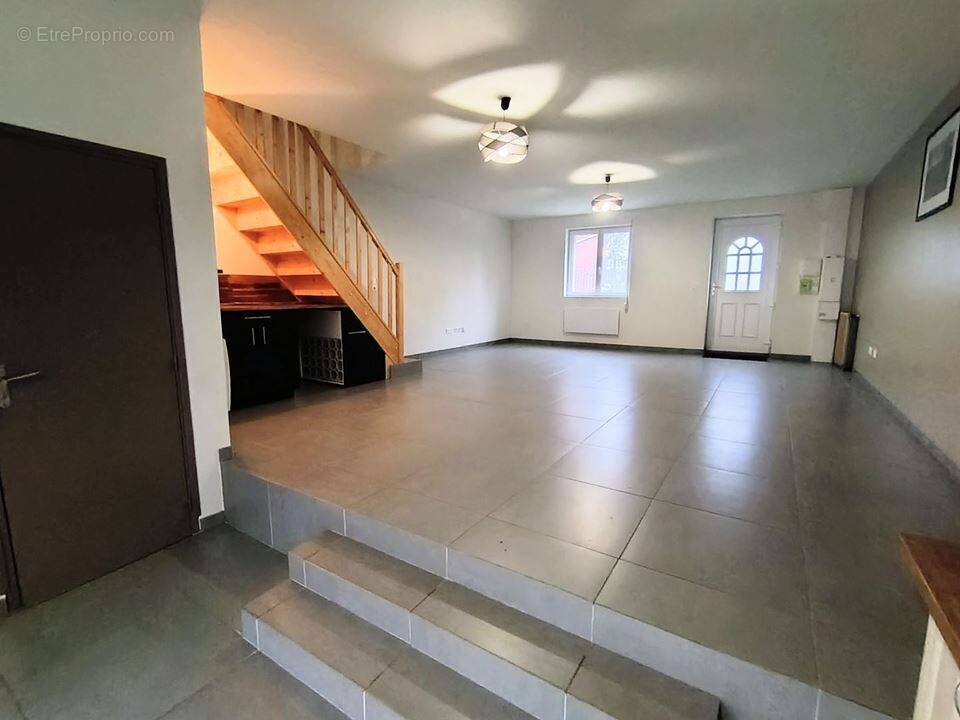 Maison à CROISILLES