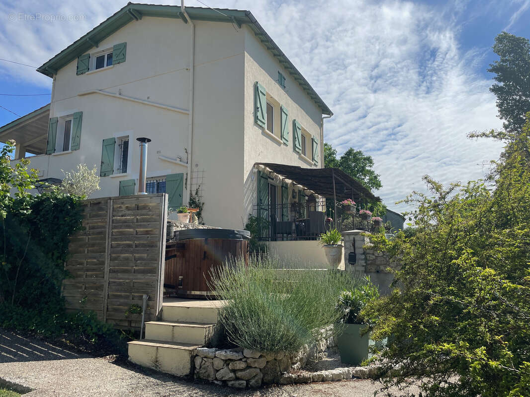 Maison de campagne avec piscine et grange et gîte - photo 2