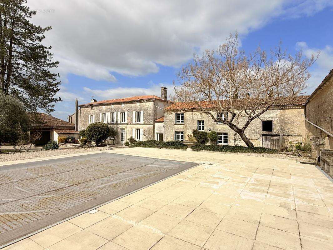 Maison à CHATEAUNEUF-SUR-CHARENTE