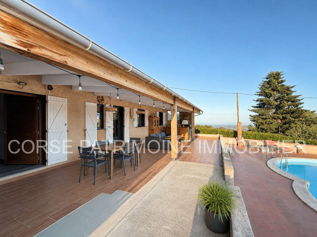 Maison avec vue dégagée sur la plaine et les montagnes - photo 2