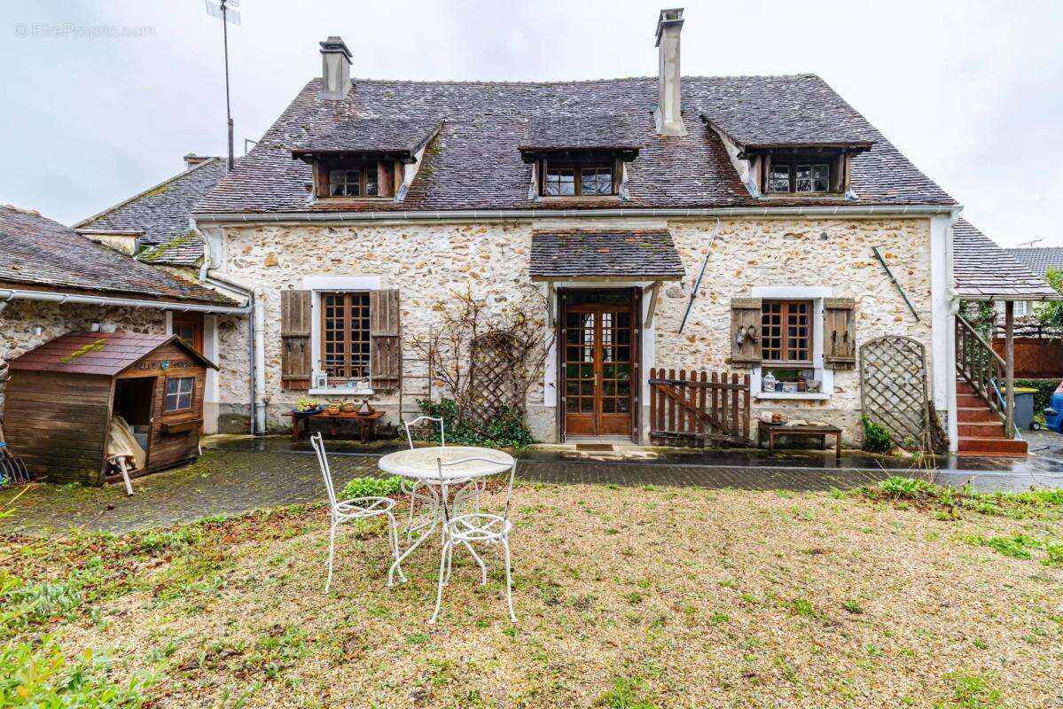 Maison à EMERAINVILLE