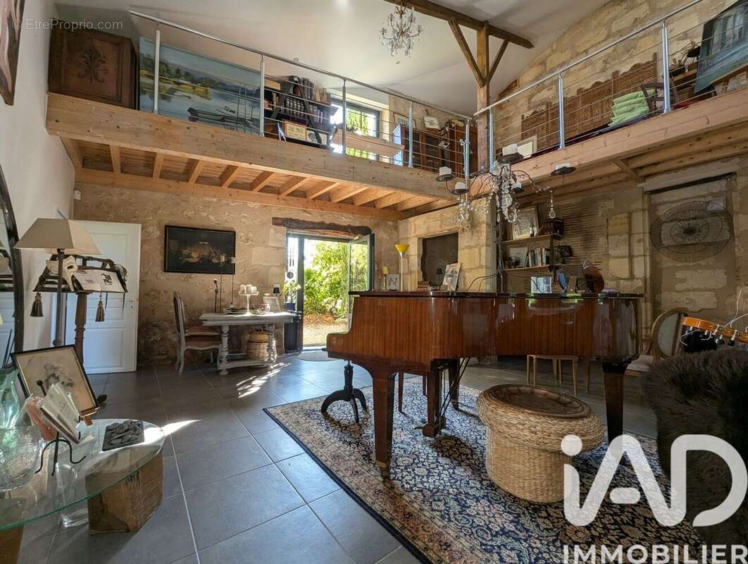 Maison 142 m² à Ambares-Et-Lagrave  - photo 6