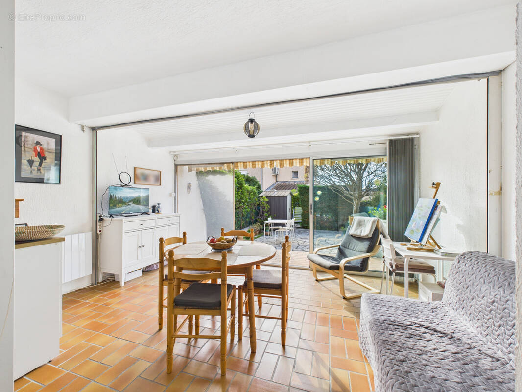 Appartement à BORMES-LES-MIMOSAS