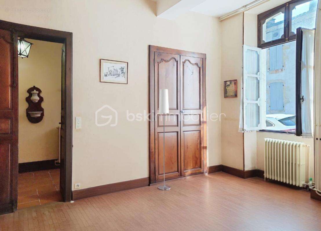 Maison à MEZIN