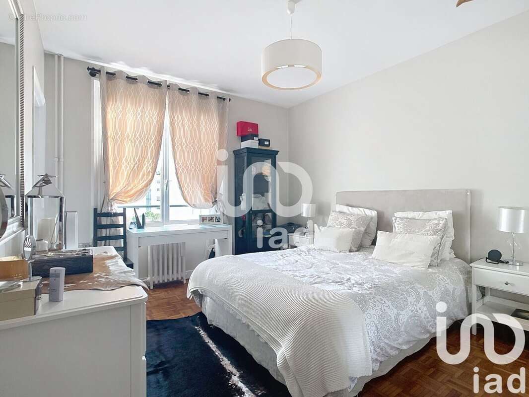 Photo 8 - Appartement à COURBEVOIE