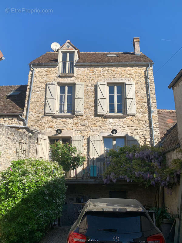 Coup de coeur Maison édifiée sur deux belles caves voutées - photo 2