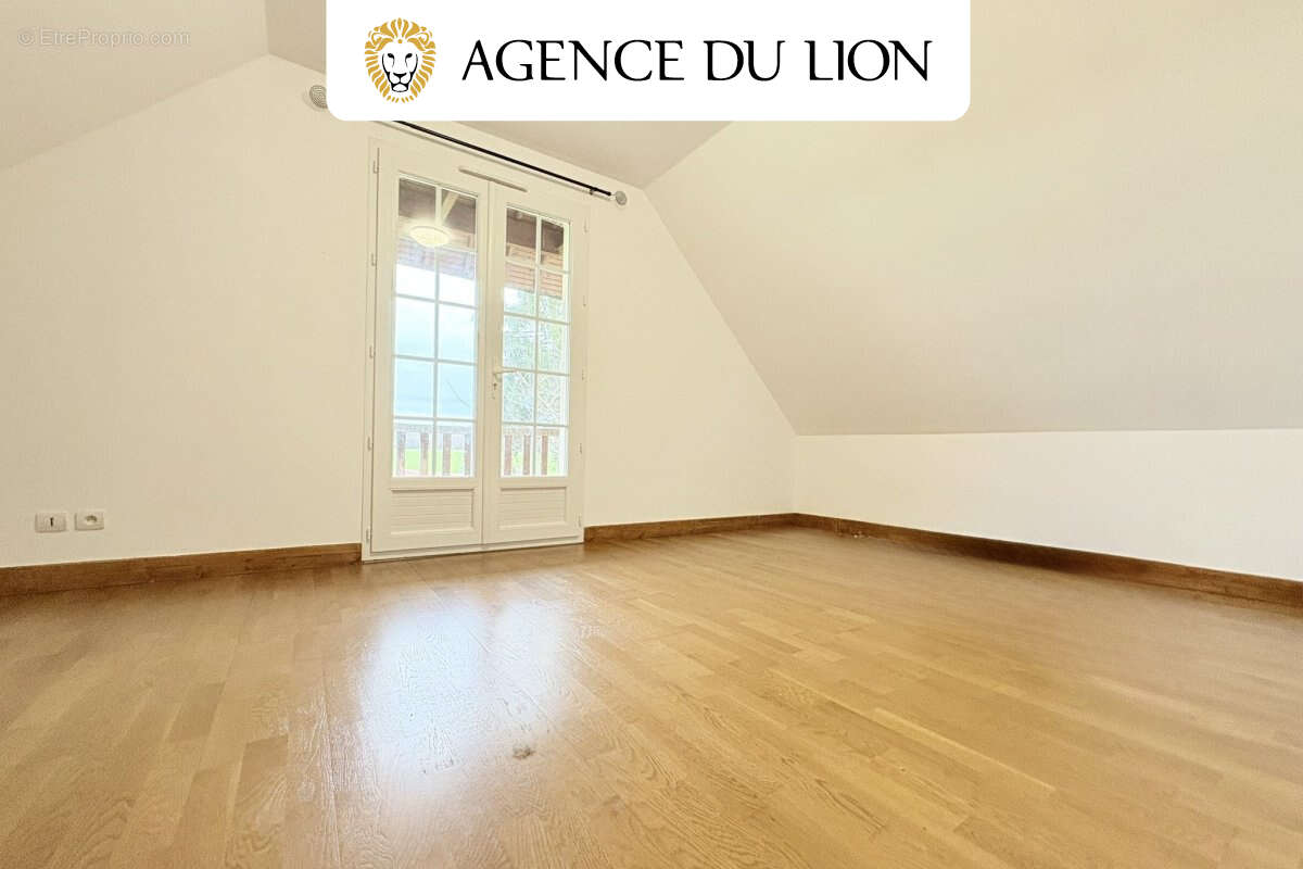 Maison traditionnelle de qualité – Géothermie – Terrain 2 900 m² - photo 12