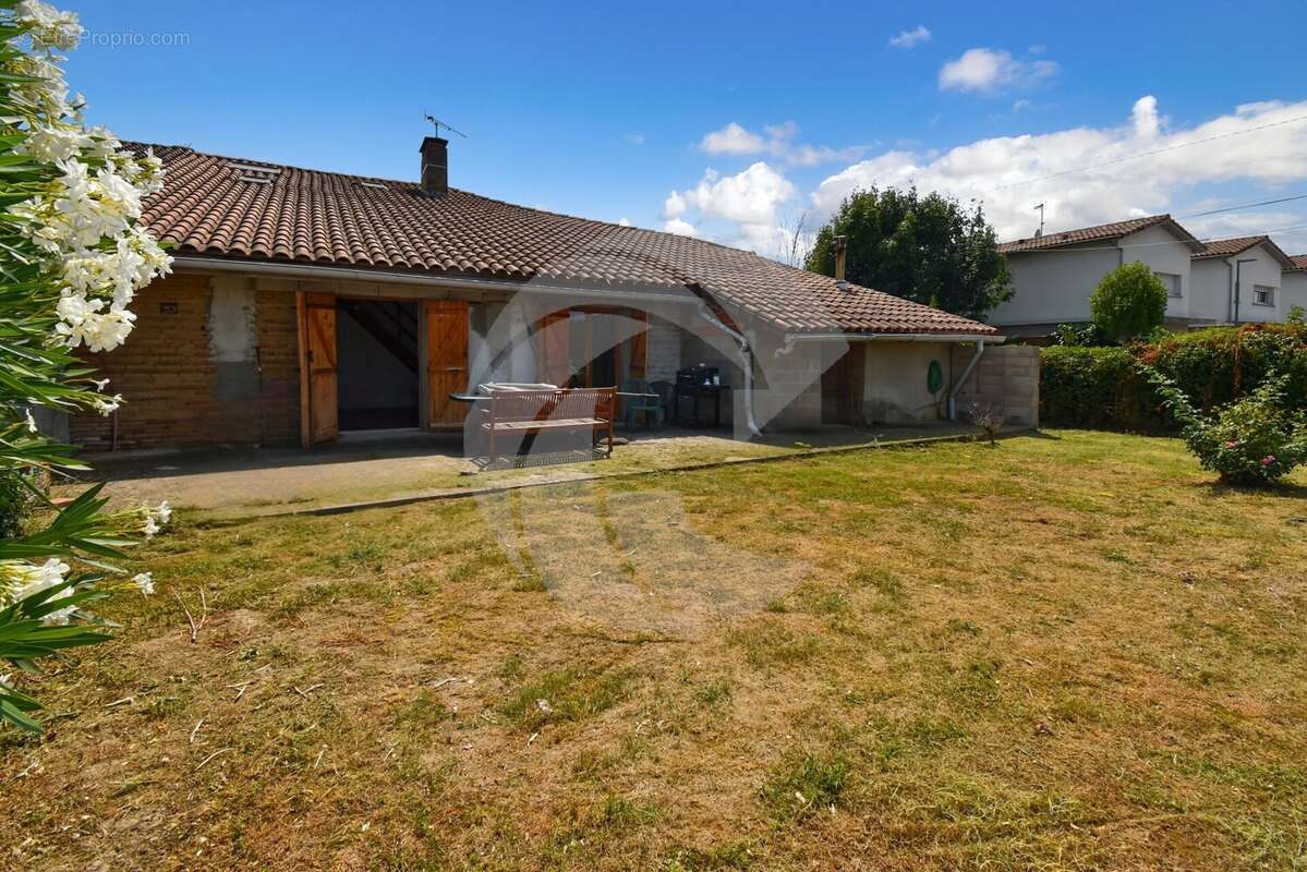 Maison à MONTECH