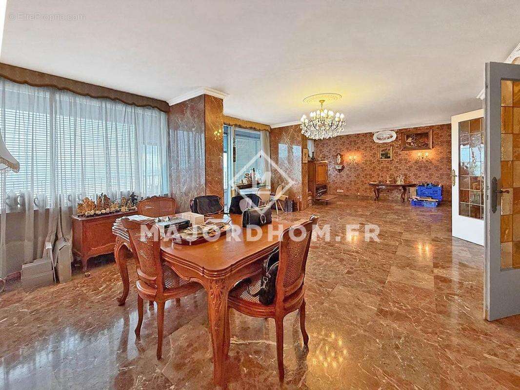 Appartement à MARSEILLE-9E