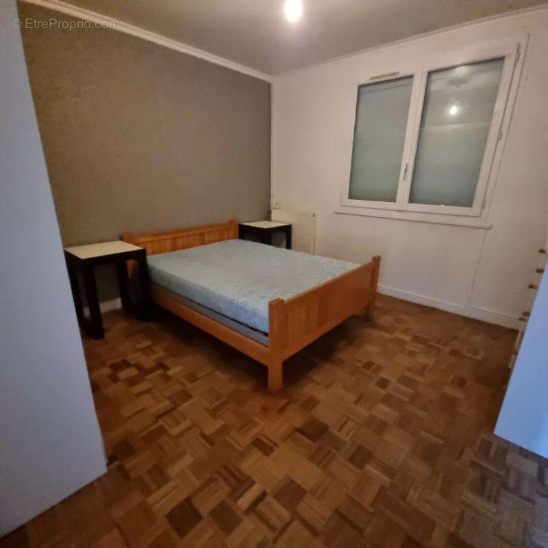 Maison à LES BORDES