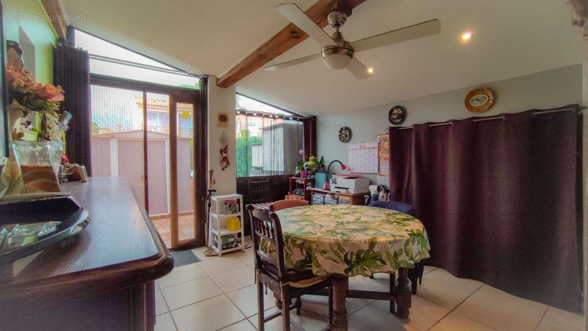 Appartement à LA LONDE-LES-MAURES