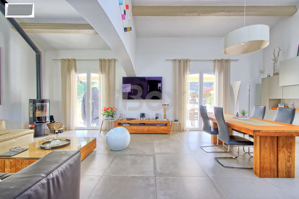 Maison à CARQUEIRANNE