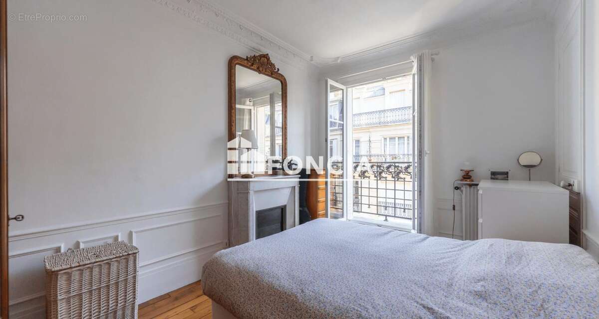 Appartement à PARIS-14E