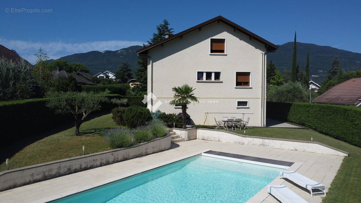 Maison 232 m² à Brison-Saint-Innocent  - photo 1