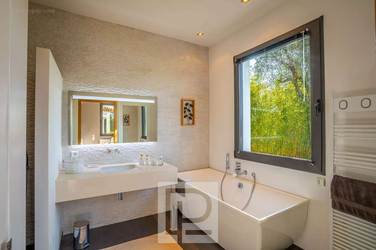 Maison à MOUGINS