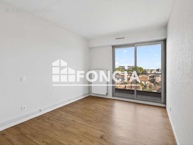 Appartement – 6ème étage – T3 – 71 m² - photo 2