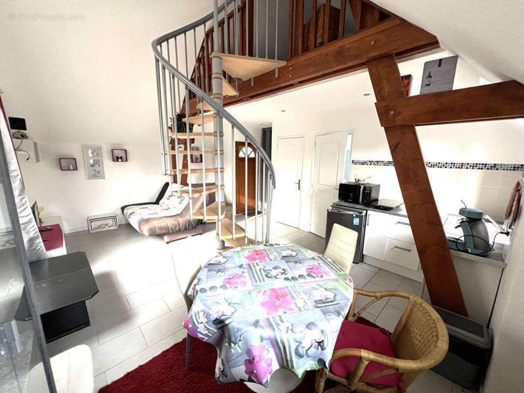 Maison à THOIRY