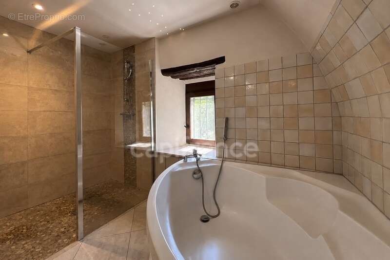 Propriété 203 m² habitables et 265 m² de dépendances - photo 14