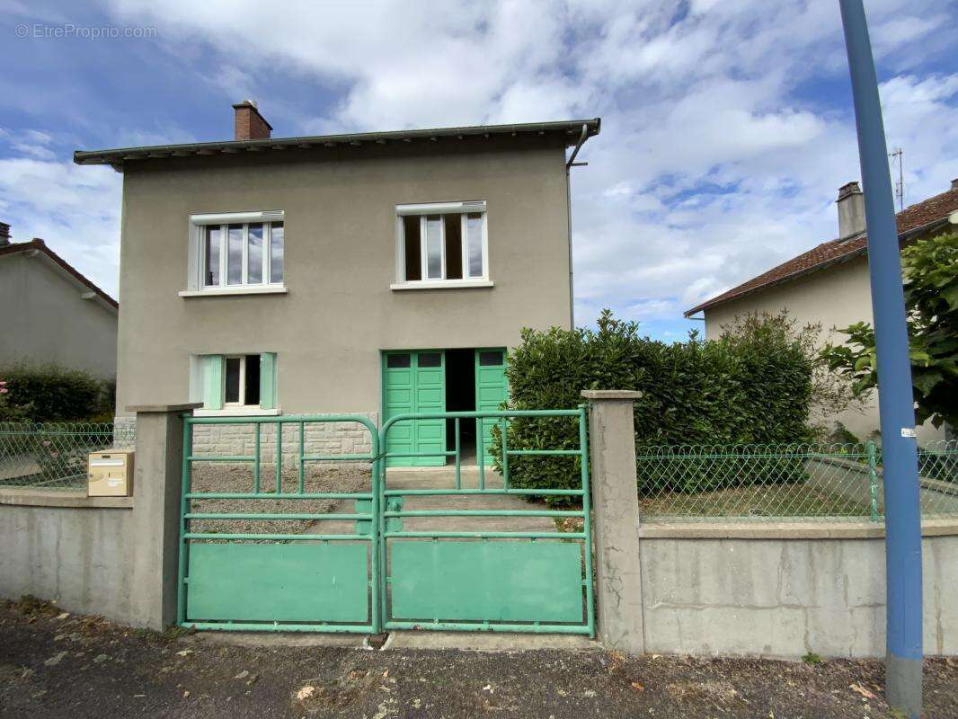 Maison à SAINT-JUNIEN